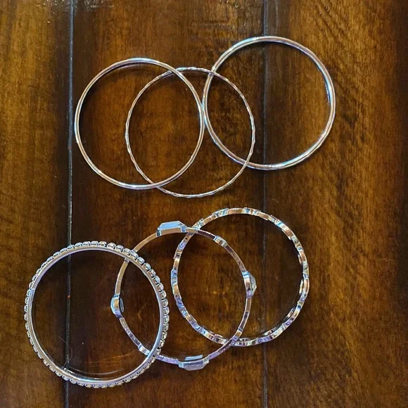 Bangle bracelets - Picture 2 of 3